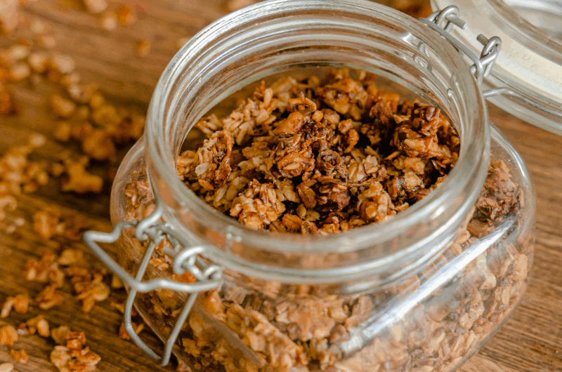 Superfood Quinoa Granola Recipe (Crispy, Healthy + Easy!)